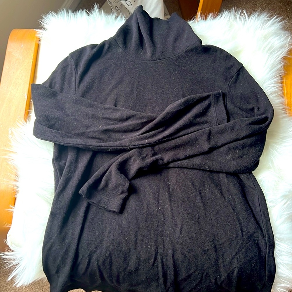 Uniqlo heat tech turtleneck, size S, color Black